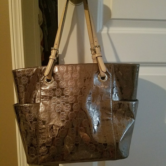 Micheal Kors handbag - Picture 2 of 4