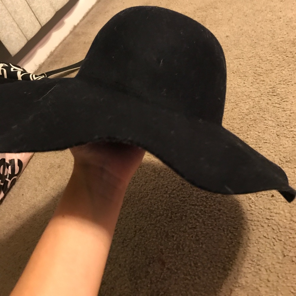 Floppy black hat