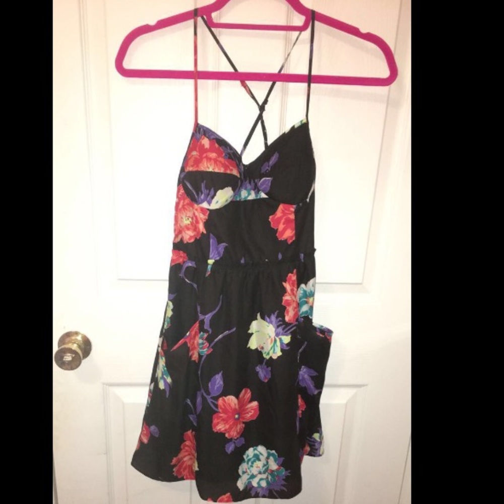 Floral Dress with pockets!