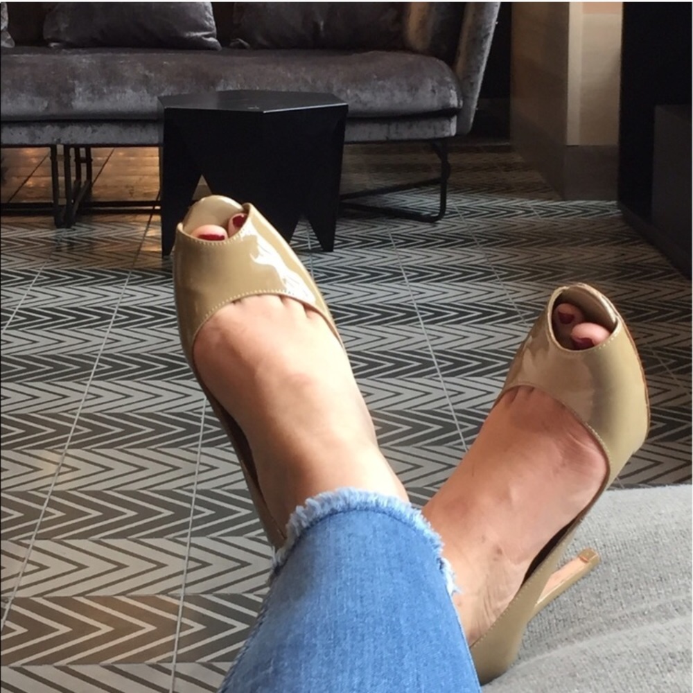 37 1/2 camel patent leather L.K. Bennett peep toe