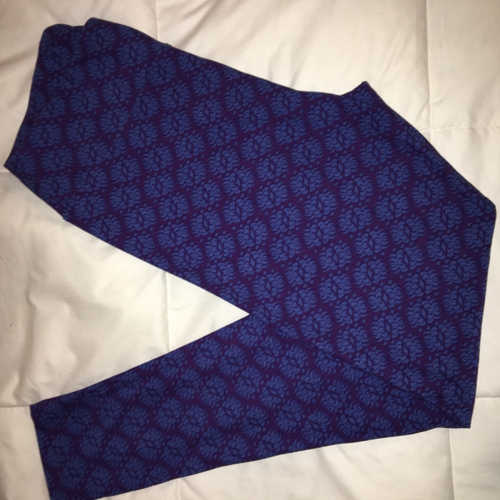 LuLaRoe tall and curvy leggings. (12-24). NWOT