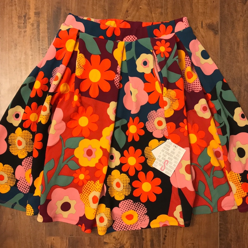 NWOT LuLaRoe Madison Skirt, Size S (6-8)