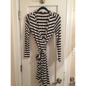 *BANANA REPUBLIC* wrap dress