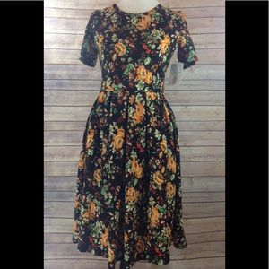 NEW WITH TAGS LULAROE AMELIA SIZE MEDIUM