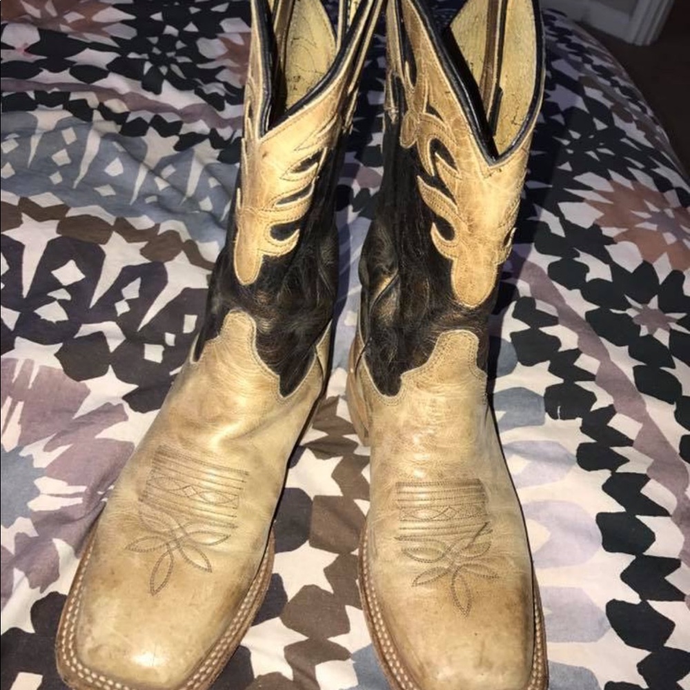 Boots - Picture 2 of 2