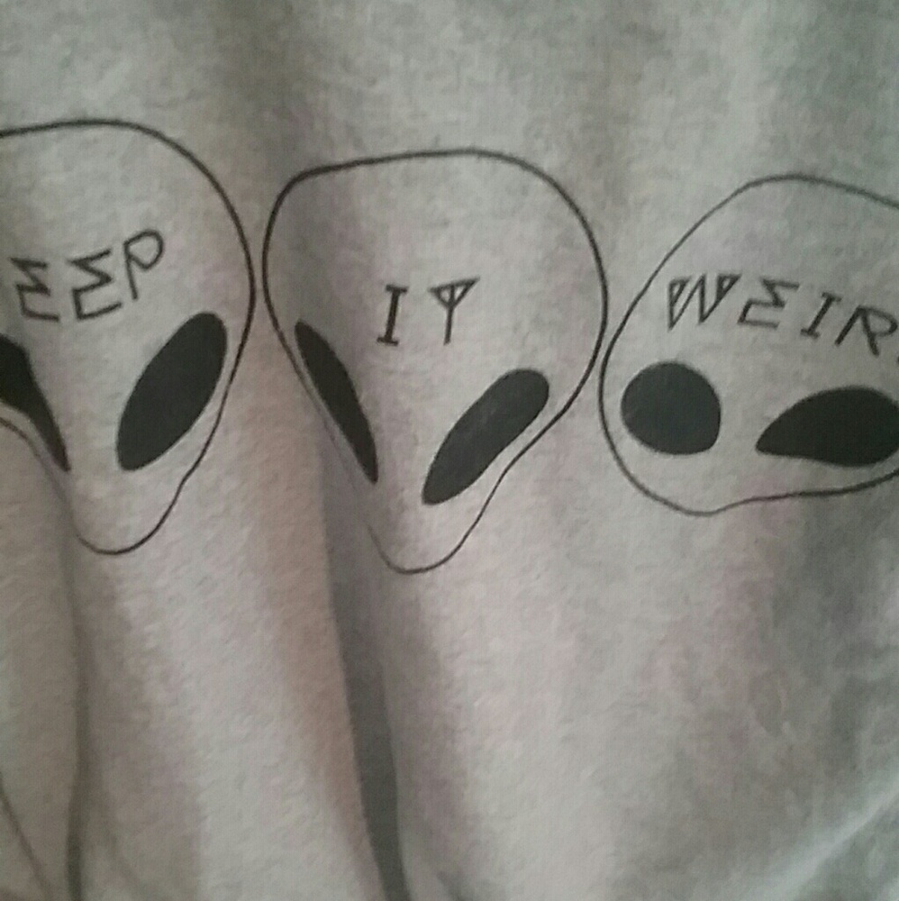 🛇SOLD 🚫Alien sweatshirt - Picture 2 of 7