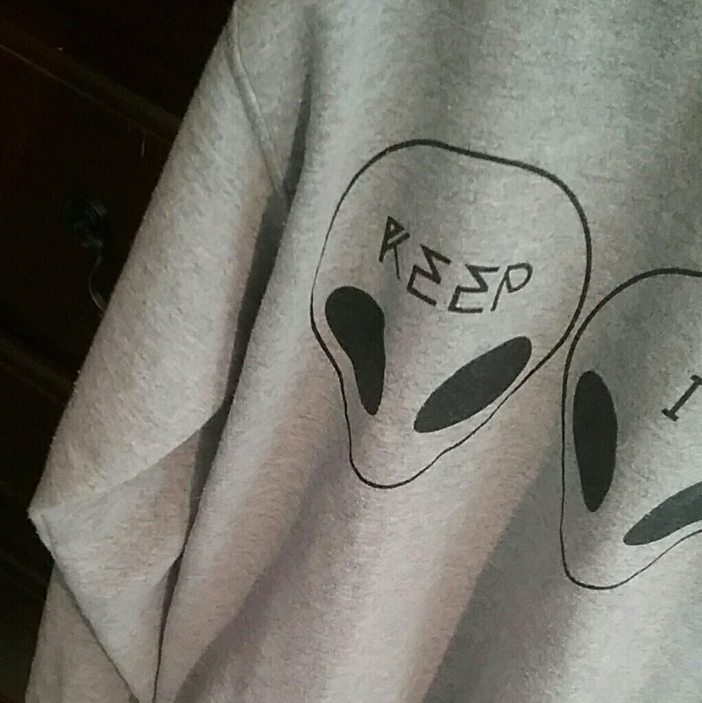 🛇SOLD 🚫Alien sweatshirt - Picture 4 of 7