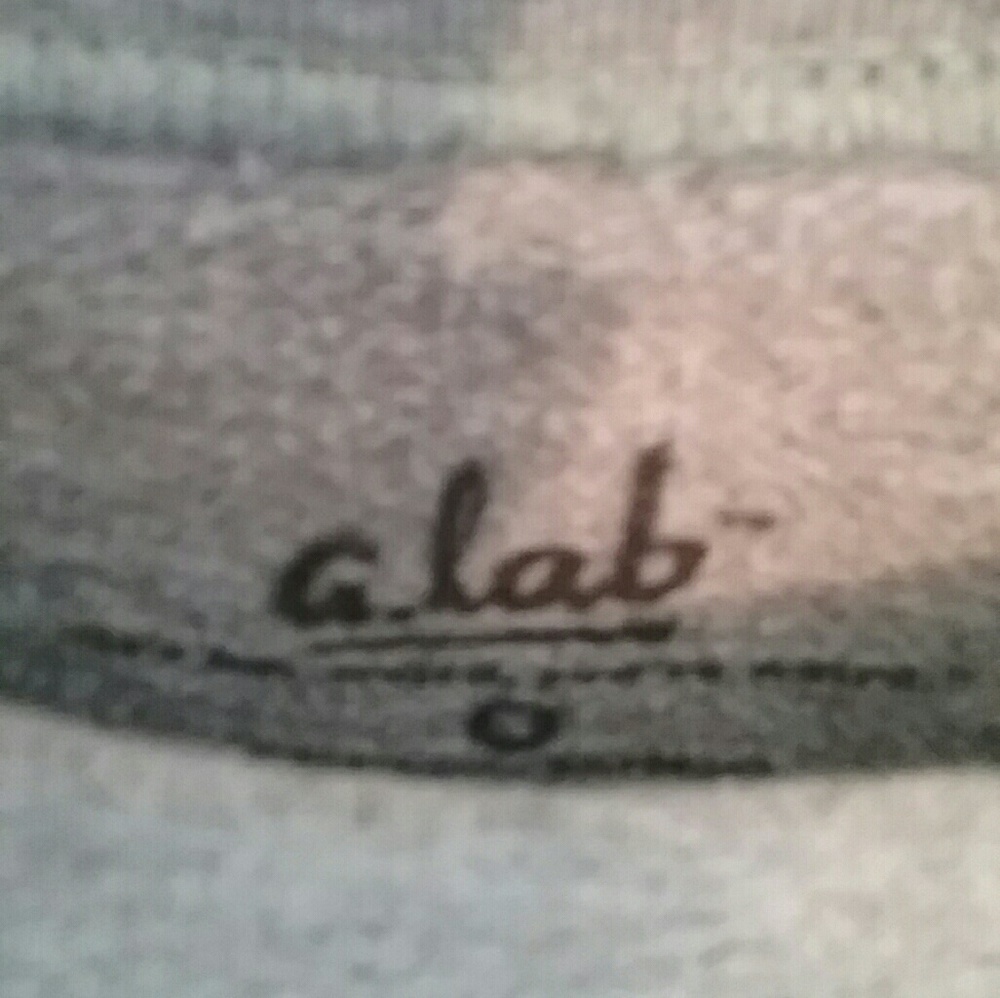 🛇SOLD 🚫Alien sweatshirt - Picture 5 of 7