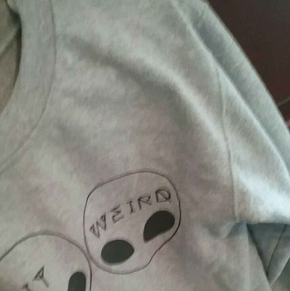🛇SOLD 🚫Alien sweatshirt - Picture 6 of 7