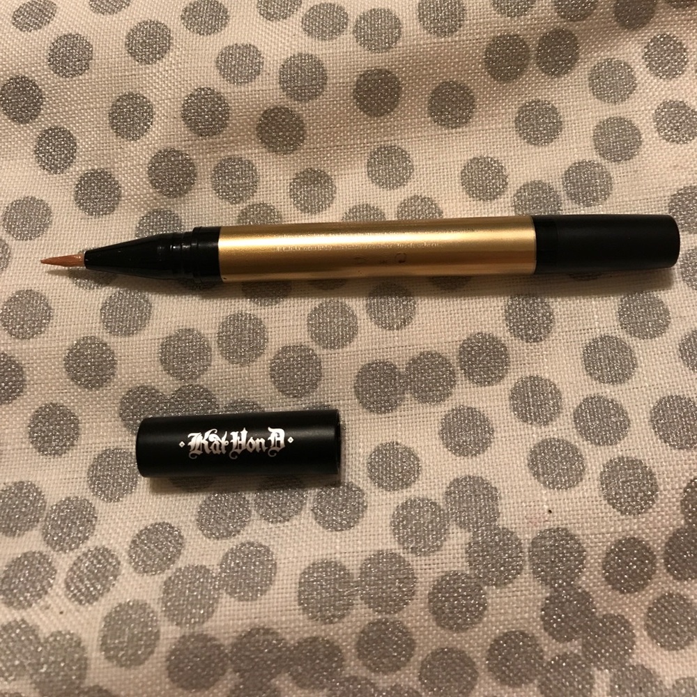 Kat Von D Metallic eyeliner