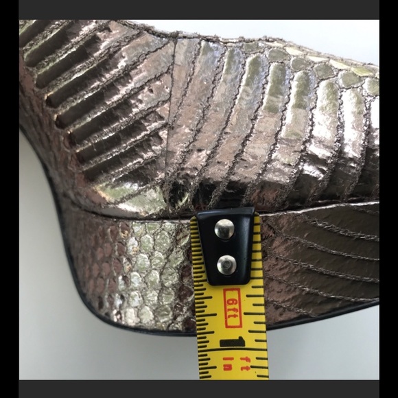 Pour La Victoire bronze heels - Picture 5 of 8