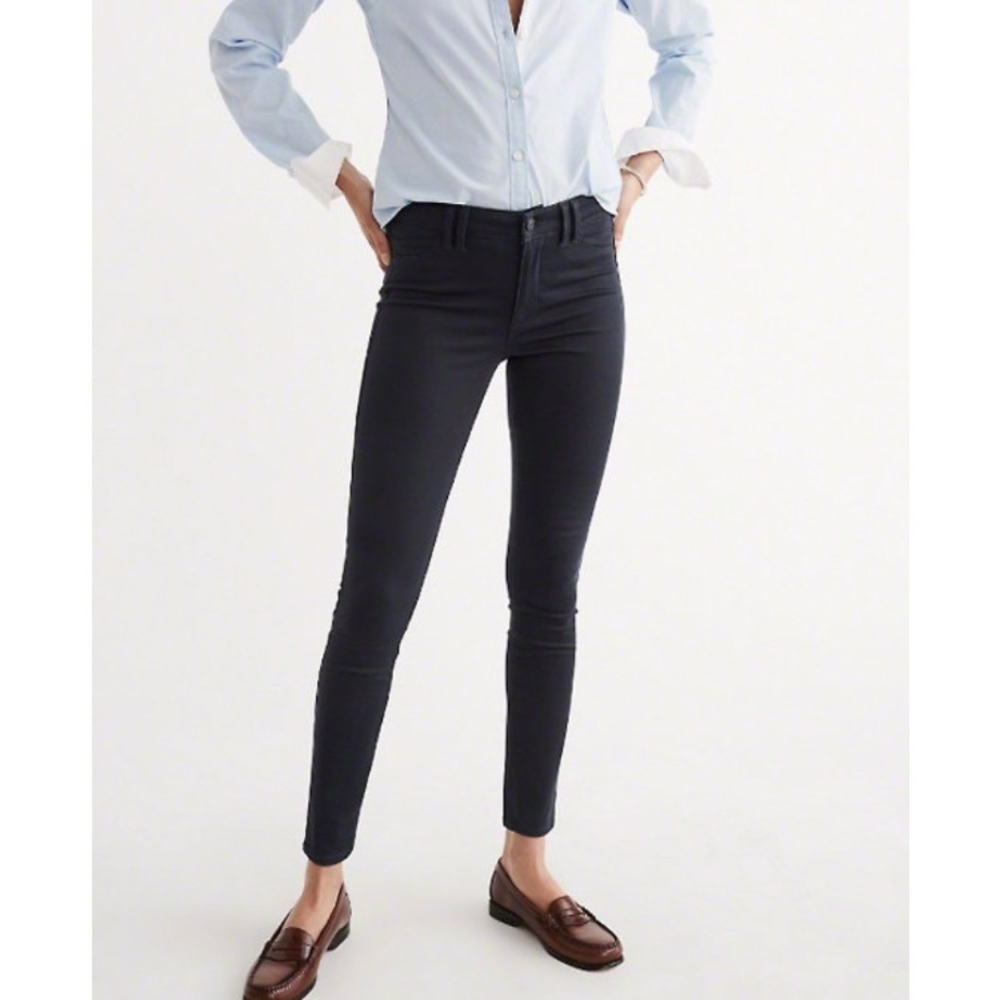 ✨sold✨A&F Sateen Skinny Pants