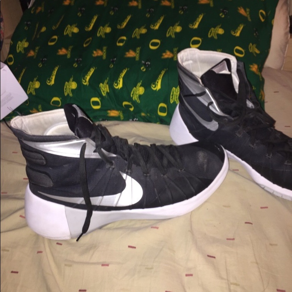 Nike hyperdunks size 15