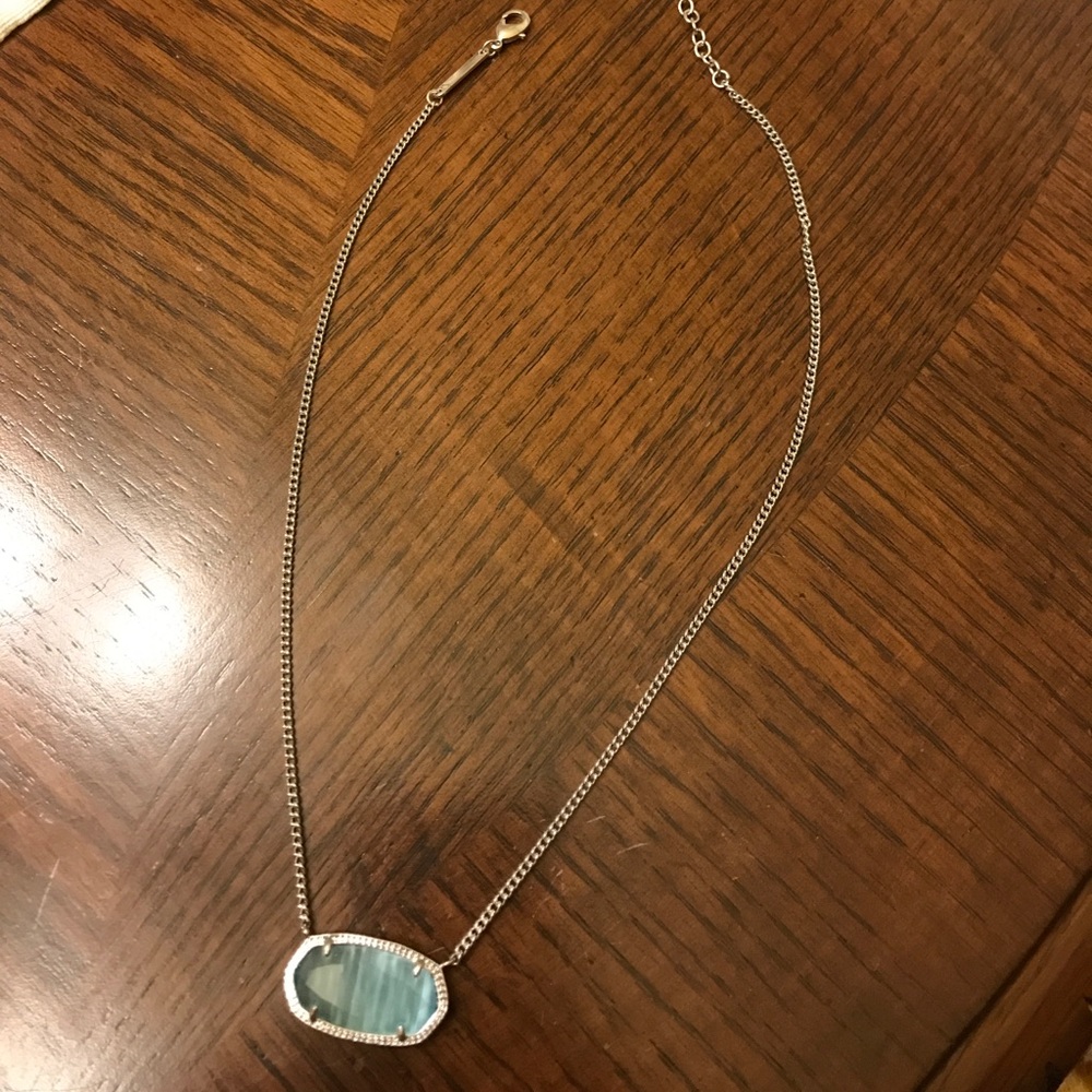 Kendra Scott necklace