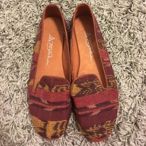 Handmade Teysha flats from Guatemala