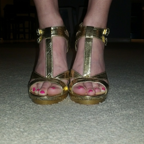 Metallic Gold Stilettos - Like New! - Picture 3 of 7