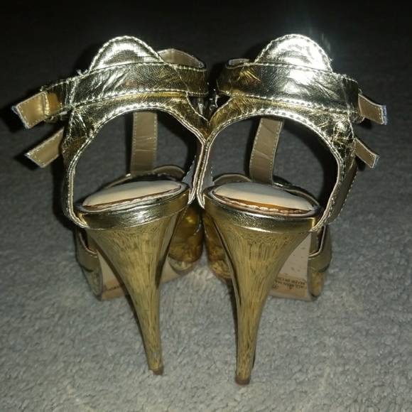 Metallic Gold Stilettos - Like New! - Picture 7 of 7