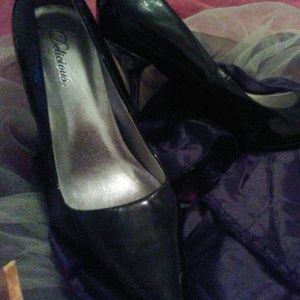 Delicious dress heels