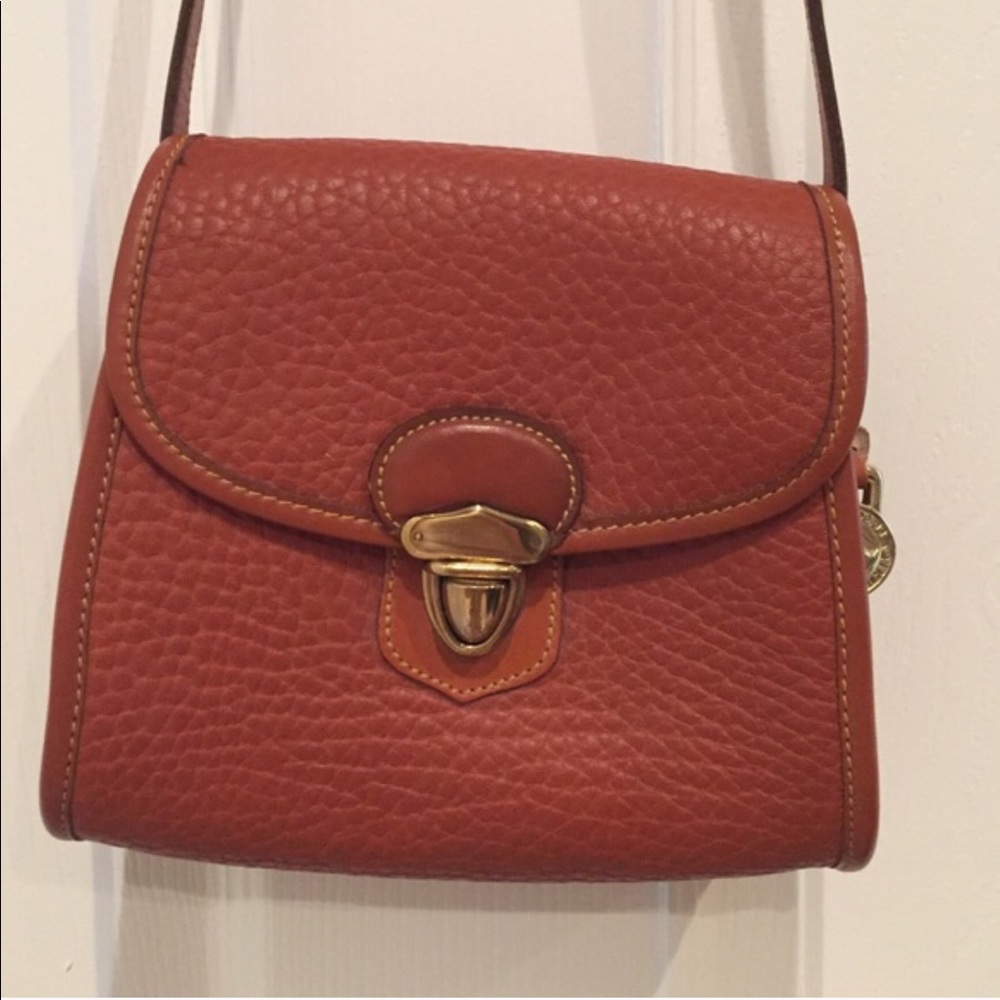 Dooney & Bourke mini leather crossbody 🍦