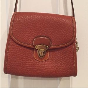 Dooney & Bourke mini leather crossbody 🍦