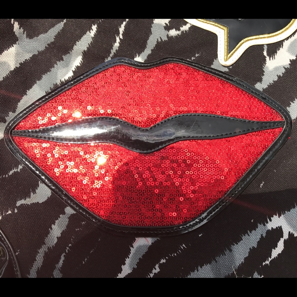 Betseyville Lip tote!