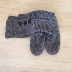 Like new UGG sweater boots