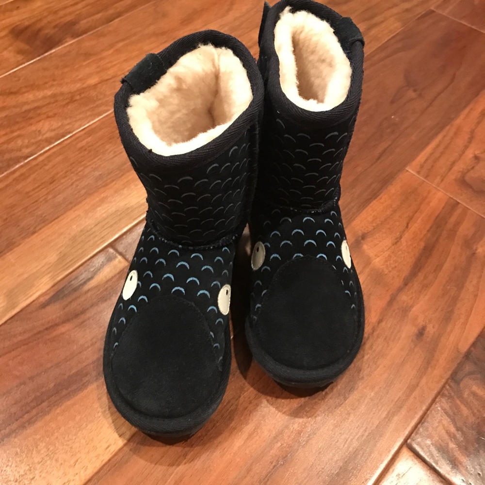 Emu suede kids boots