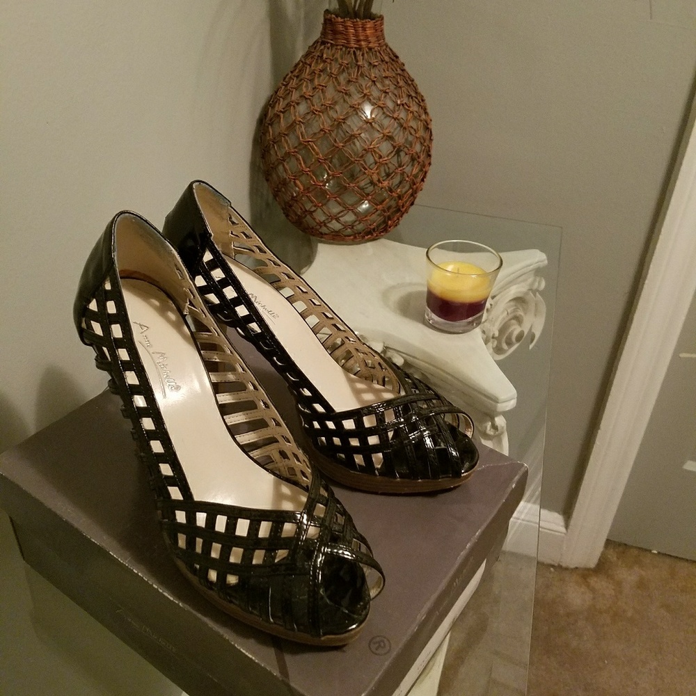 Sexy, Strappy Patent Heel