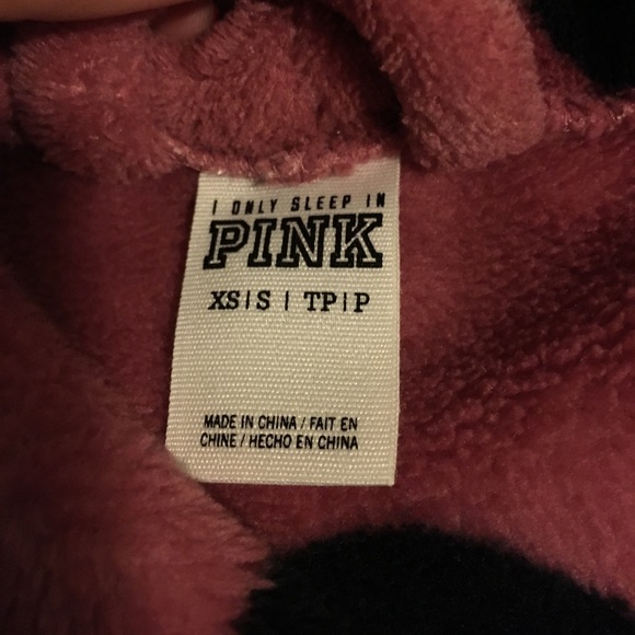 Pink Victoria Secret Robe. - Picture 2 of 2