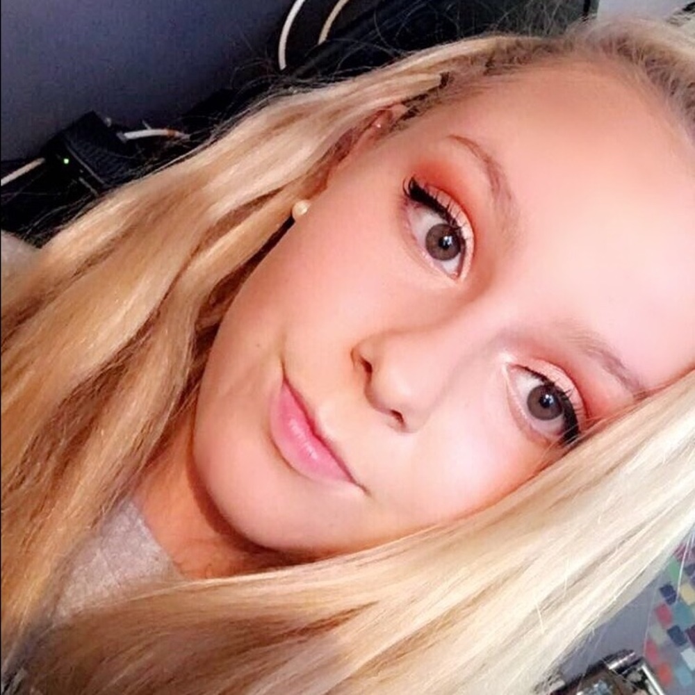 Meet your Posher, Riley