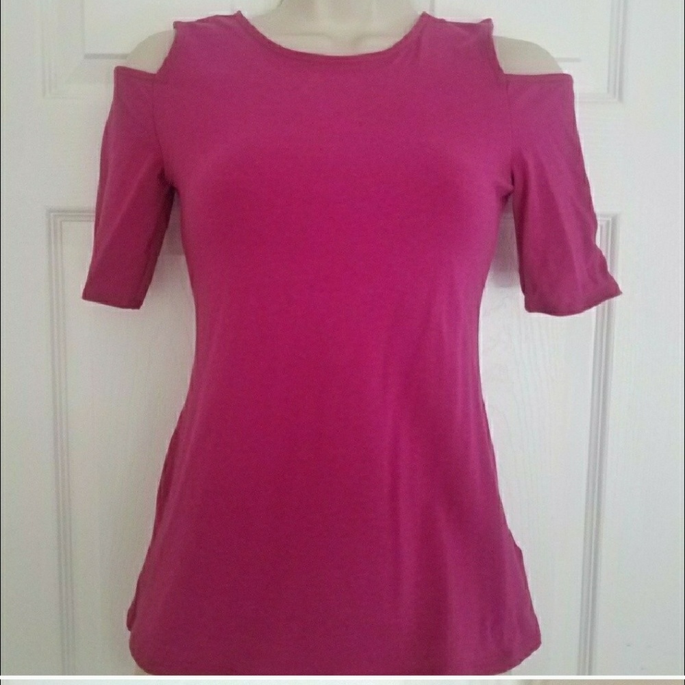 Cold Shoulder Express Top - Picture 4 of 4