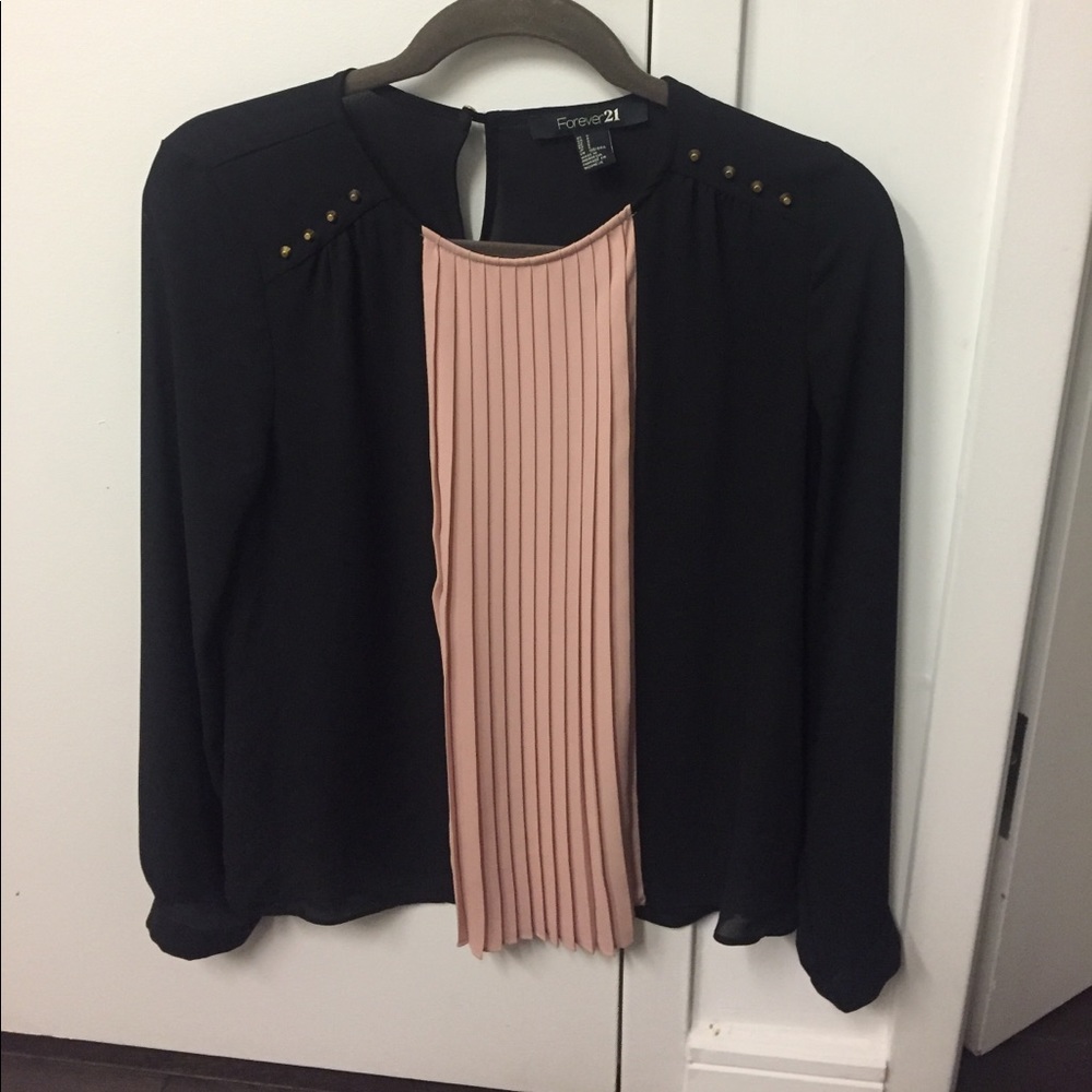 Black and pink pleated top