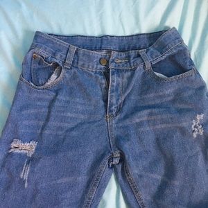 light wash distressed boyfriend jeans