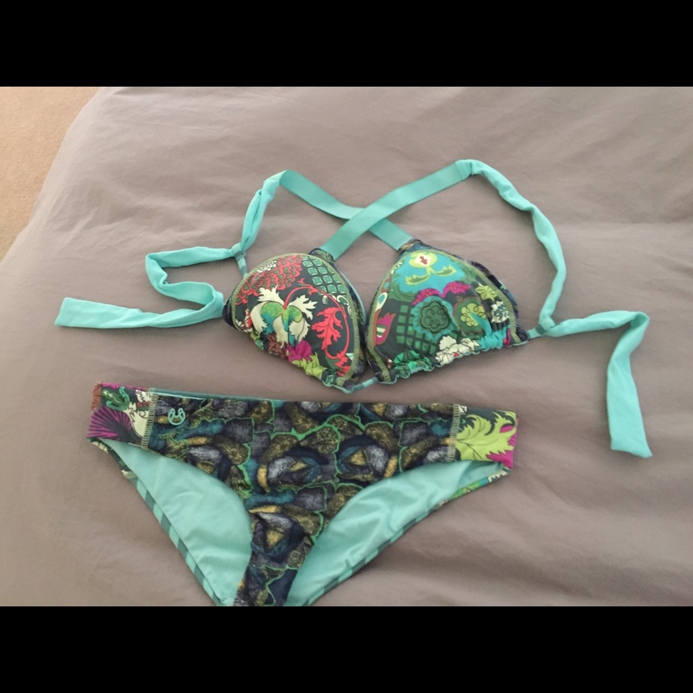 Maaji bikini (NWOT)