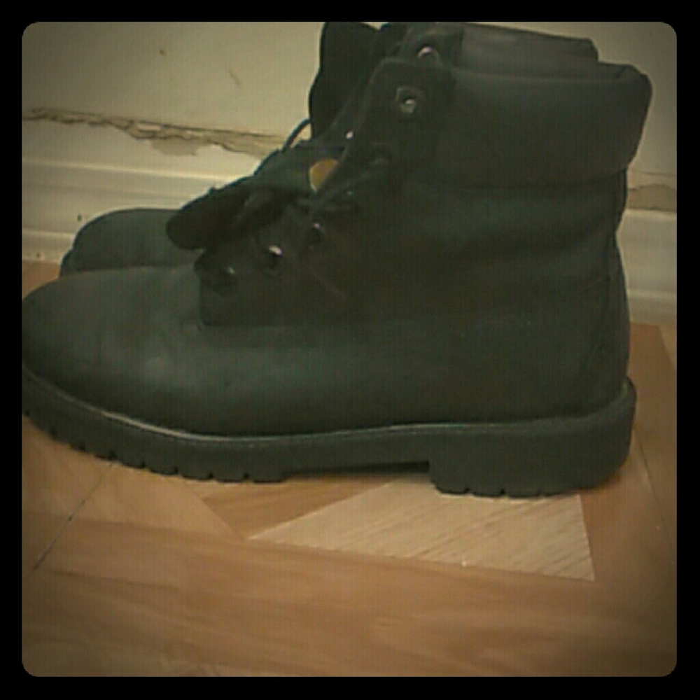 All black Timberlands