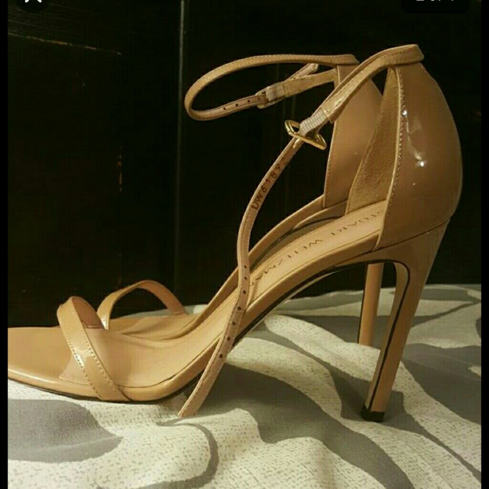 Nudistrong Stuart Weitzman. Never worn