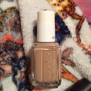 Essie nail polish cashmere matte all eyes on nude