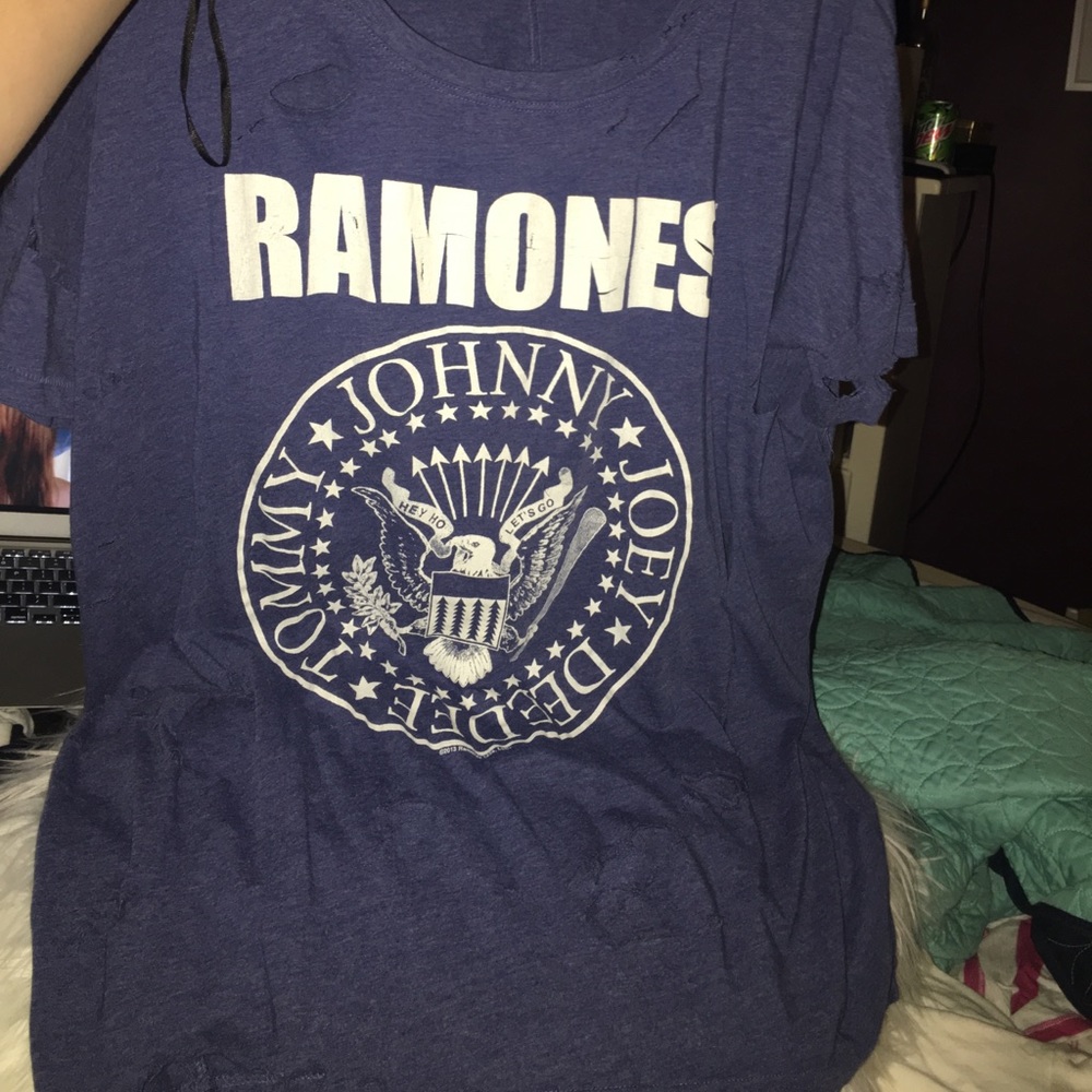 Vintage Ramones shirt !!