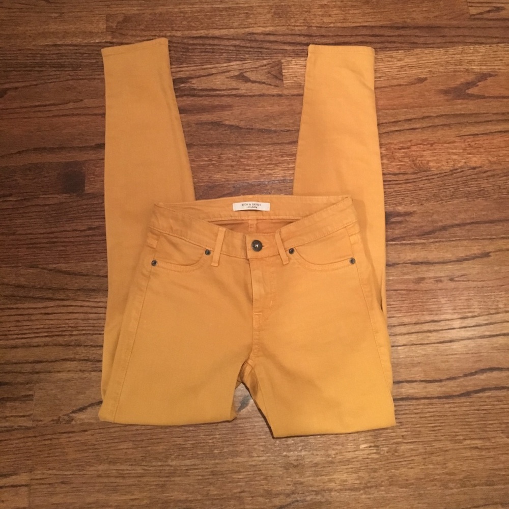 Mustard skinny jeans