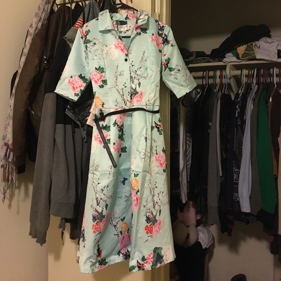 Dress - Picture 2 of 3