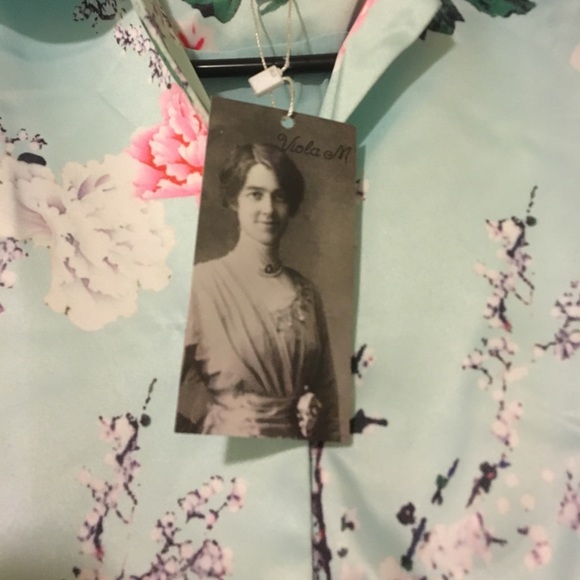 Dress - Picture 3 of 3