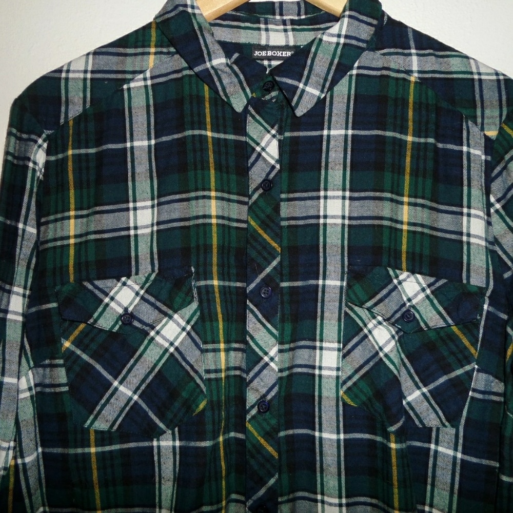 ❤ Cute Plaid Button Up ❤