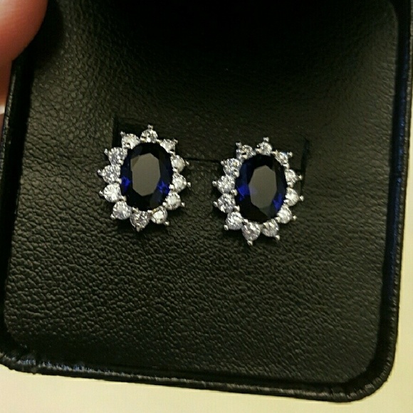 SALE! 18k Sapphire Swarovski Earrings - Picture 3 of 5