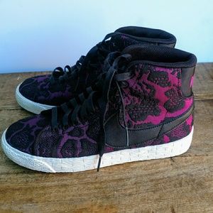 New Nike Hi top sneakers