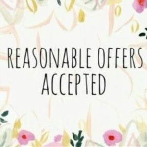 Open to offers ! Happy Shopping & Selling 🌸