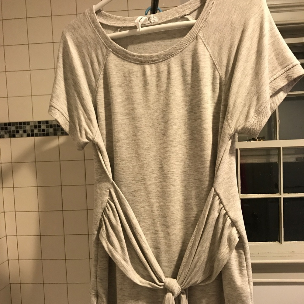 Shirt that ties in front