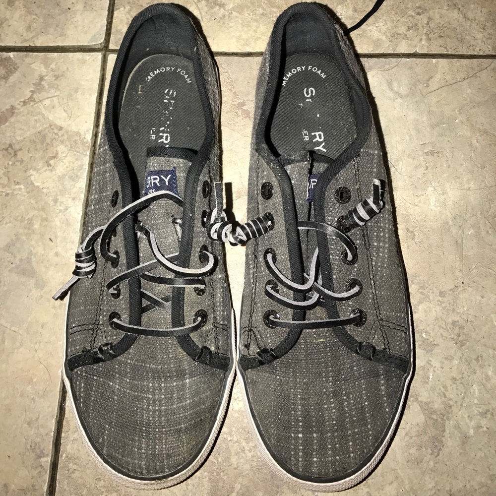 Kids size 4 Sperrys