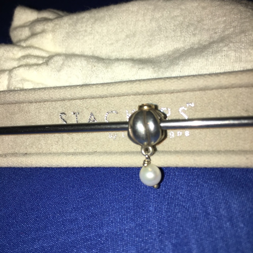 Like new authentic Pandora beads
