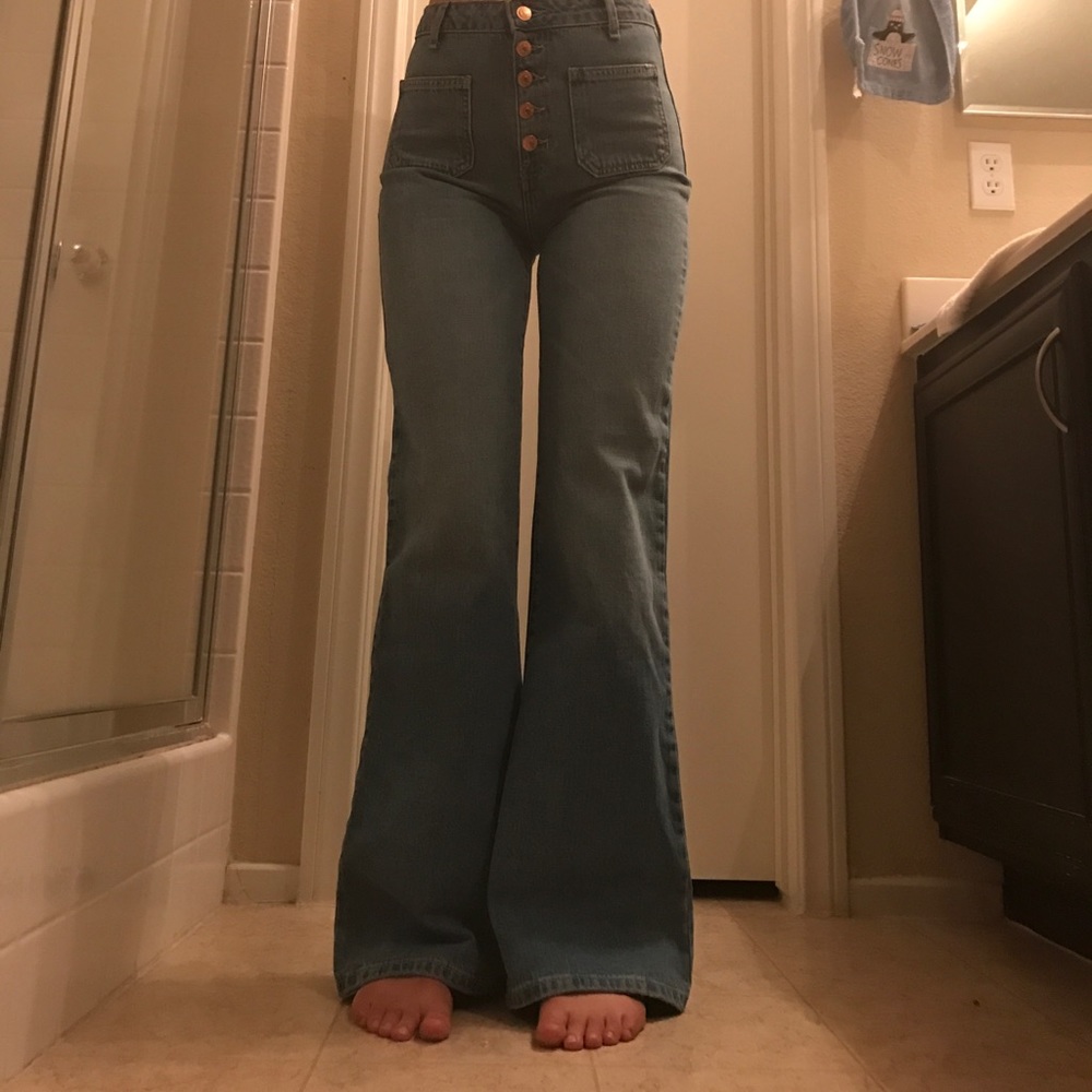 High waisted vintage mom jeans!