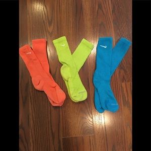 Nike dri fit sports socks size medium